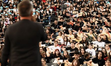 Peste 350 de chitariști participă în weekend la Timisoara Guitar Meeting cu Bosquito, Vița de Vie și Implant pentru refuz