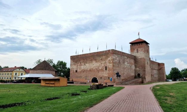 Díjtalanul tekinthető meg a gyulai vár időszaki kiállítása, az aradi vértanúk emléknapja kapcsán