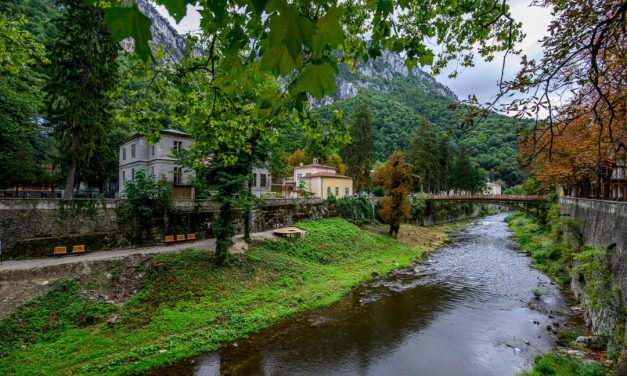 Se finalizează amenajarea promenadei Împărăresei Sissi și cădițele de tratament din Băile Herculane!