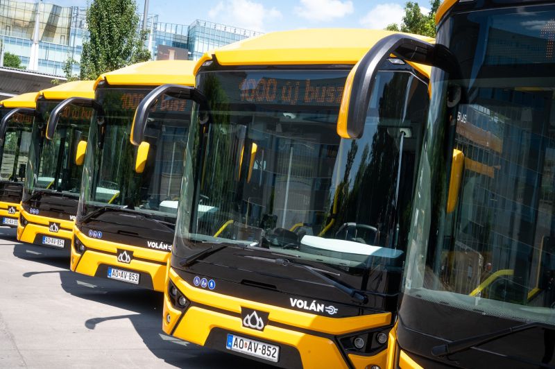 Flota transportatorului Volán din Ungaria creşte cu o mie de autobuze moderne