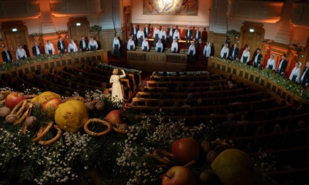 Promoții la biletele spectacolelor „Madrigal de Crăciun” din țară