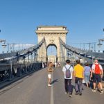 Hostelbárok köré épül az új utazási trend