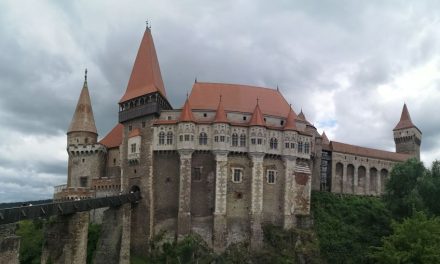 Descoperă legendele și castelele Țării Hațegului – O nouă seară „Istoria ca poveste”