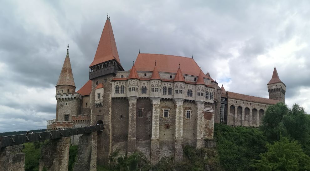 Descoperă legendele și castelele Țării Hațegului – O nouă seară „Istoria ca poveste”