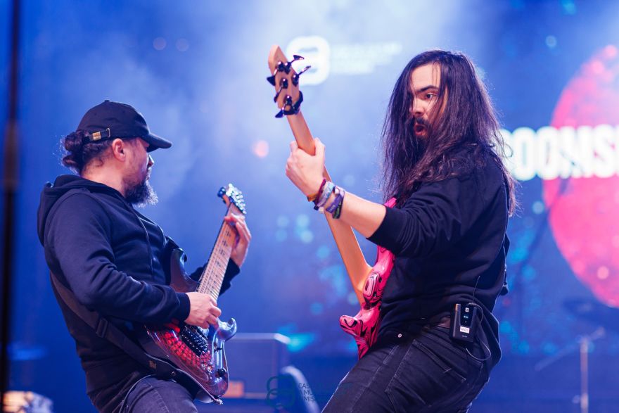 Concertul ROCK FOR REVOLUTION aduce la Timișoara Vița de Vie, Sarmalele Reci și Sonatic