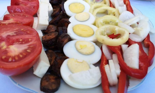 Brunch în weekendul prelungit: Un punct gastronomic local din Caraș pregătește un meniu primăvăratic