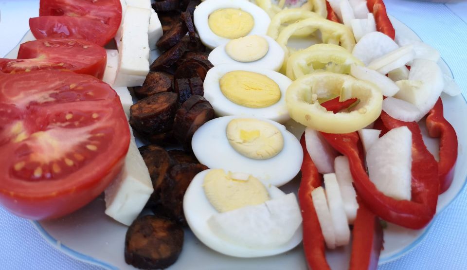 Brunch în weekendul prelungit: Un punct gastronomic local din Caraș pregătește un meniu primăvăratic