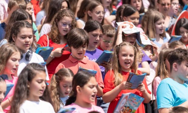 De Ziua Copilului, peste 17.000 de copii cântă la Ora Copiilor by Cantus Mundi în România și R. Moldova