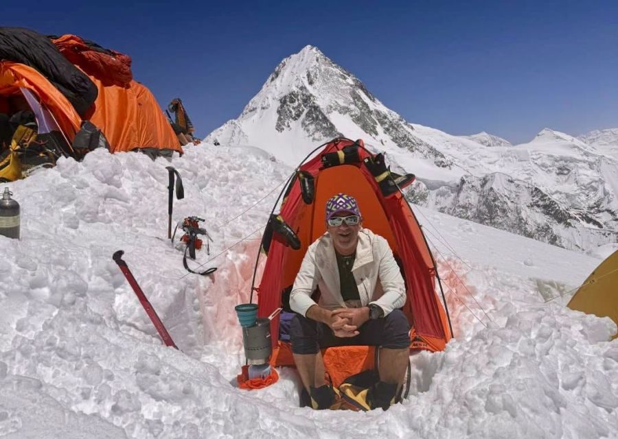 A 27-a expediție internațională s-a oprit la 7.500 de metri. Horia Colibășanu a luptat singur cu nămeții de pe Gasherbrum II