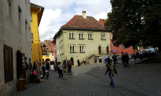 Halloween în cetatea Sighișoarei: 15.000 de turiști așteptați, în timp ce cultele religioase protestează